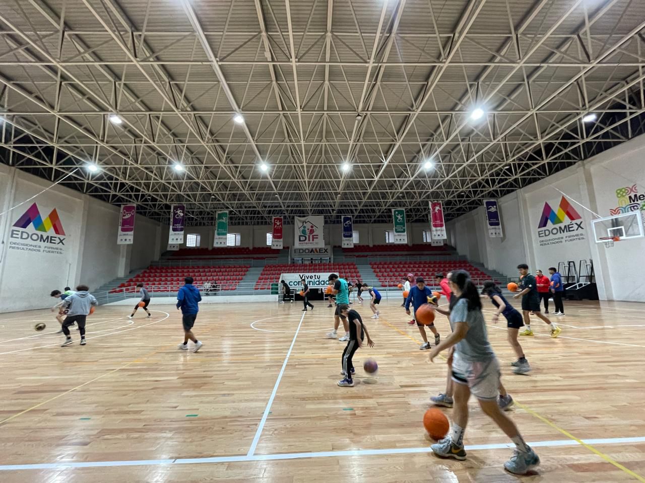 Academia de básquetbol en Metepec busca ser semillero