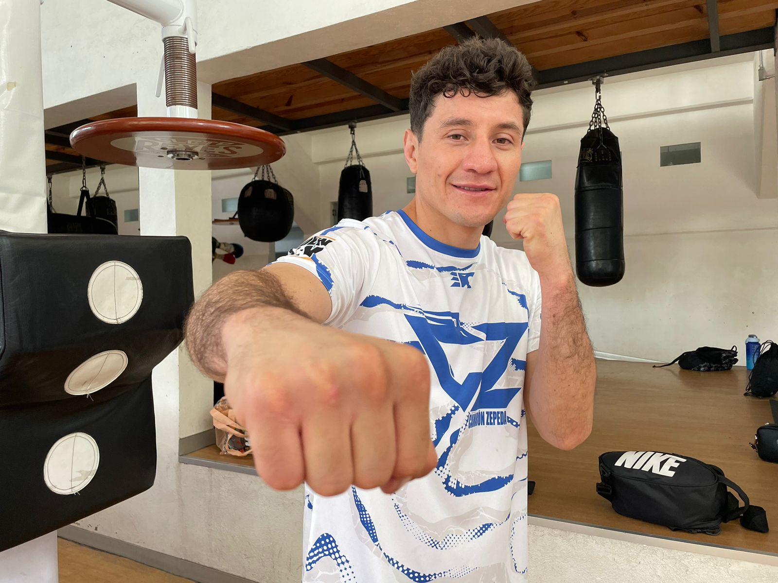 Boxeador de San Mateo Atenco espera oportunidad de brillar profesionalmente