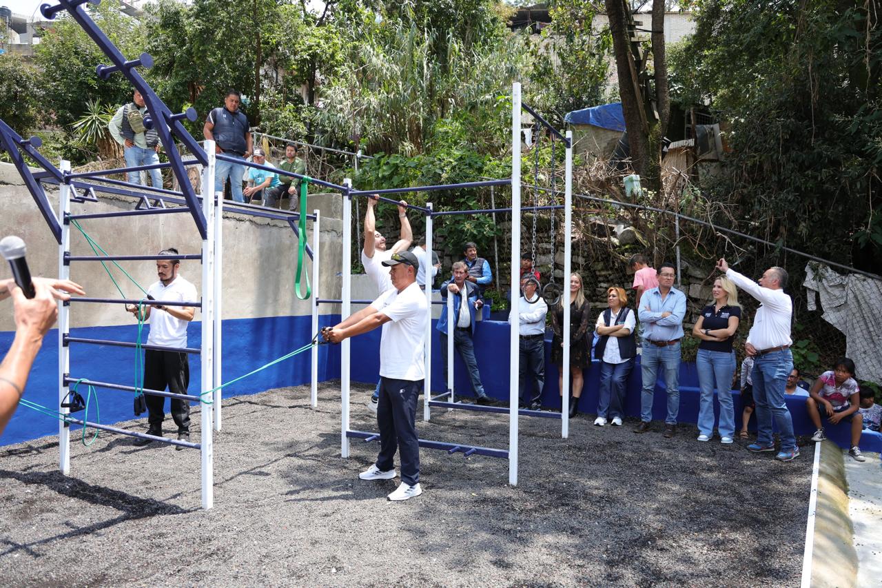 Entregan gimnasio al aire libre en Huixquilucan 