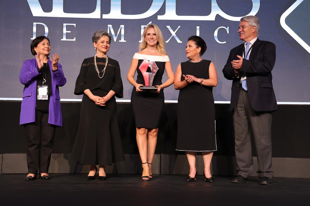 Premio al municipio de Huixquilucan recibe Romina Contreras