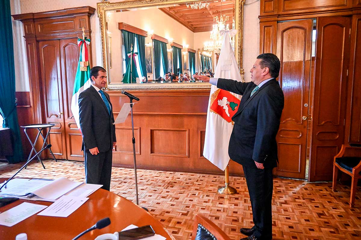 Enrique Mendoza es nuevo secretario del ayuntamiento de Toluca