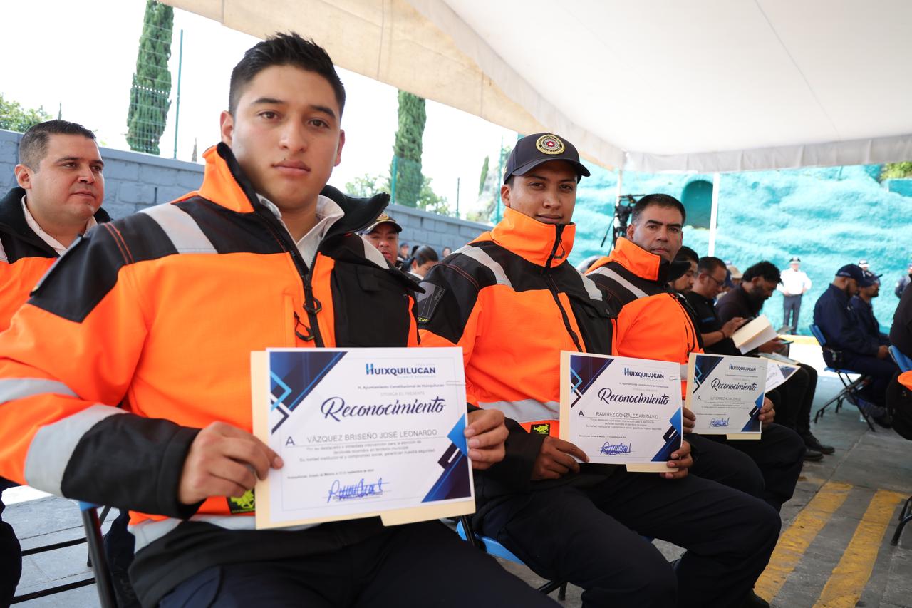Entregan reconocimientos a personal de emergencias en Huixquilucan 