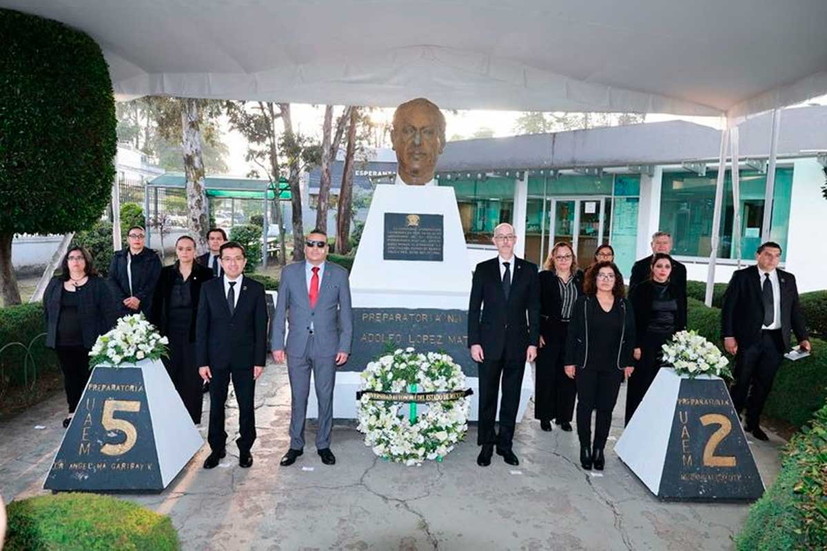 El rector de la UAEMéx durante Comemoración a Adolfo López Meteos