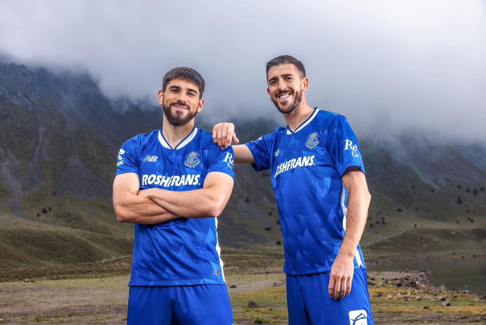 Deportivo Toluca presenta uniforme azul