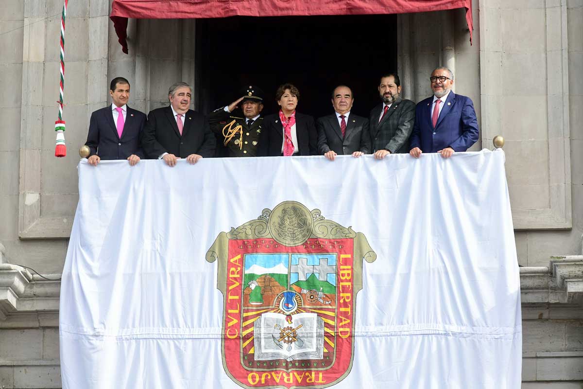 Autoridades en Desfile Cívico en Edomex 2024