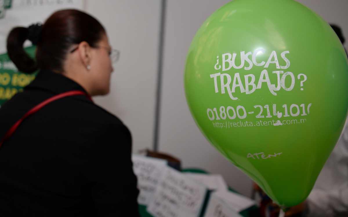Asiste a la Feria de Empleo en el municipio de Otzolotepec
