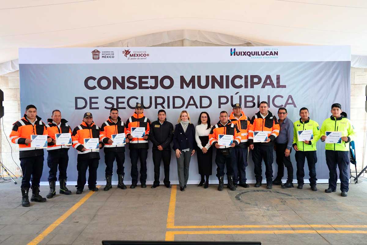 Entrega Huixquilucan reconocimientos a personal de emergencias