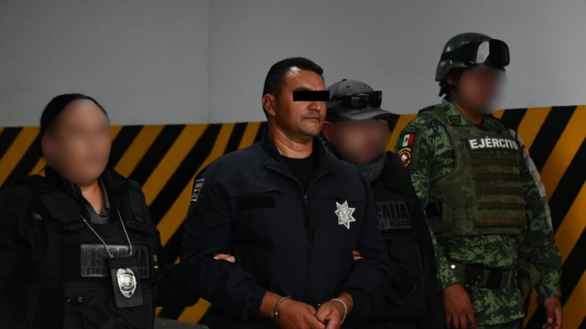 Comisario de Aculco detenido por la FGJEM