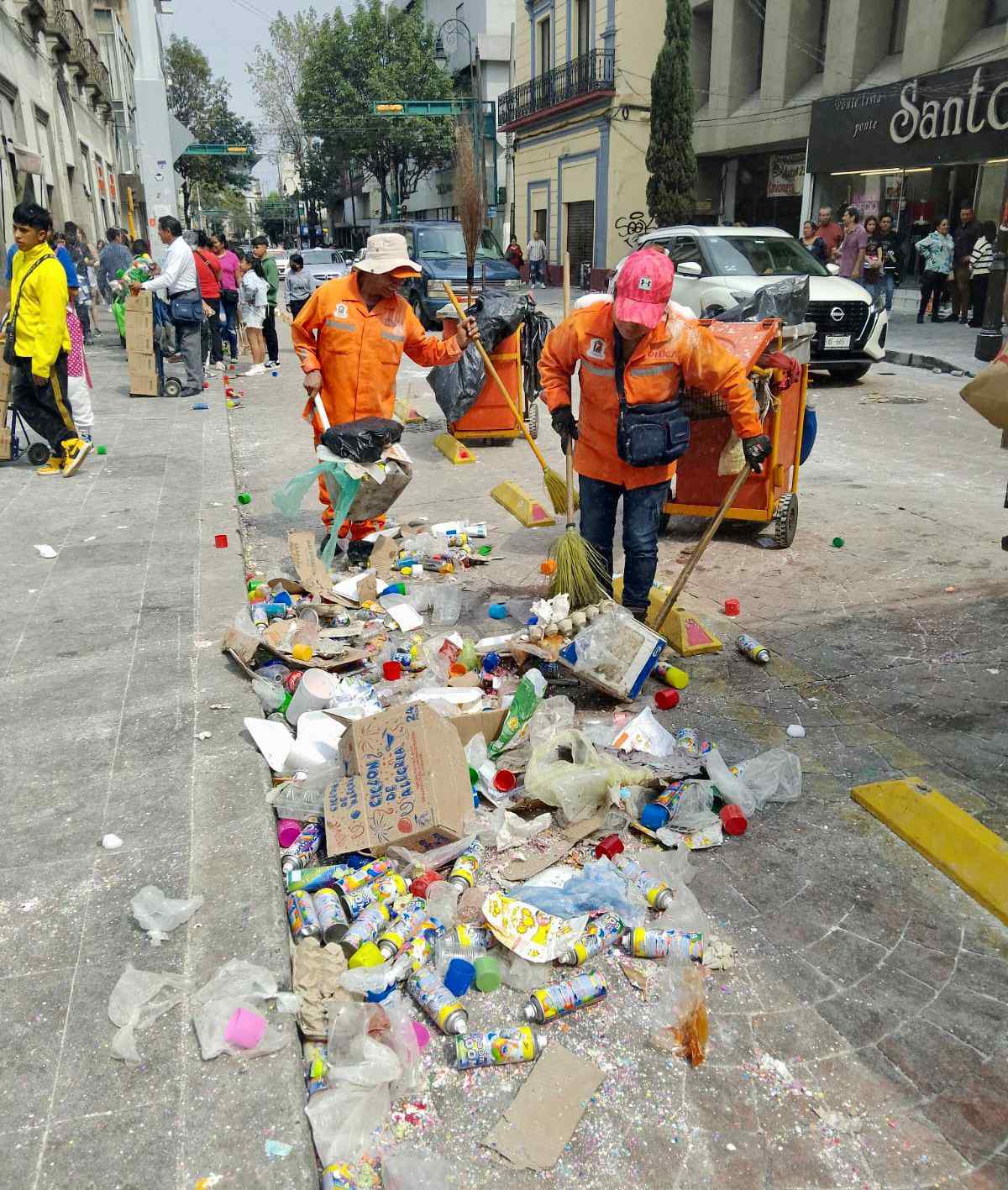 En Toluca Recolectan basura 