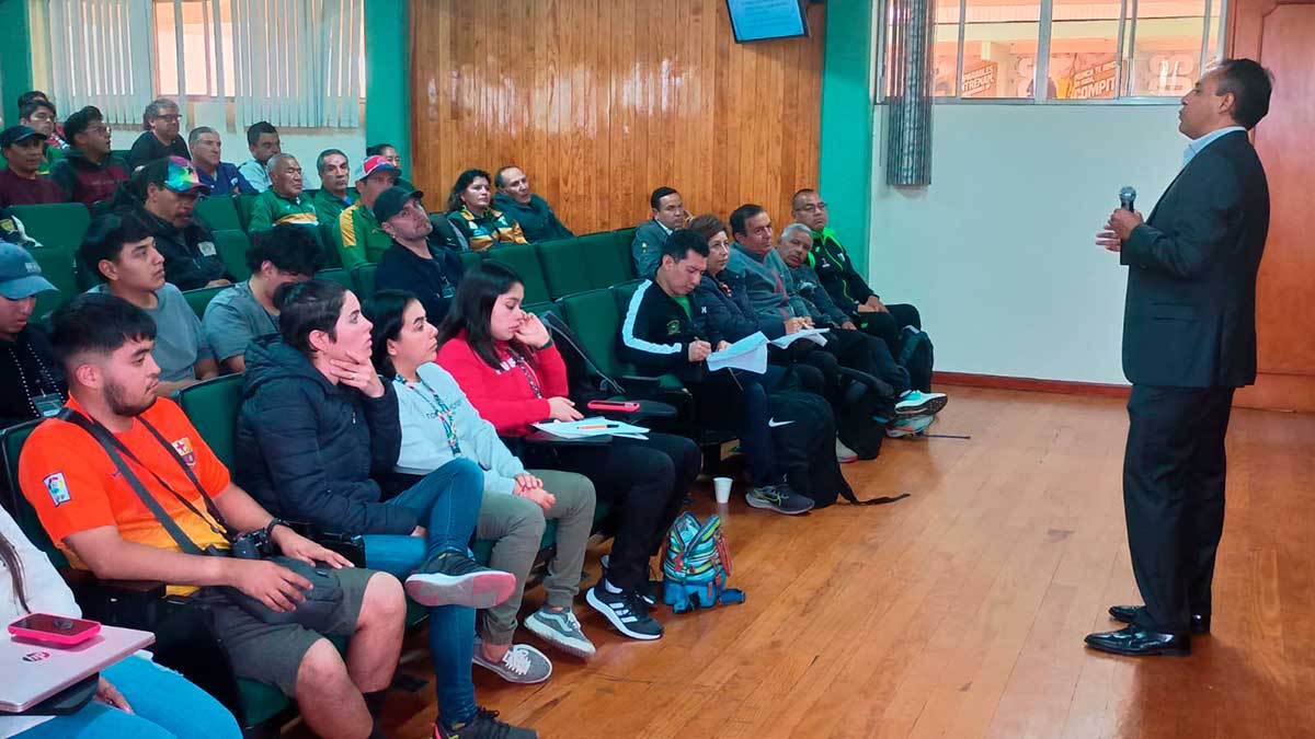 Bernardo Segura Comparte Experiencias en la UAEMéx