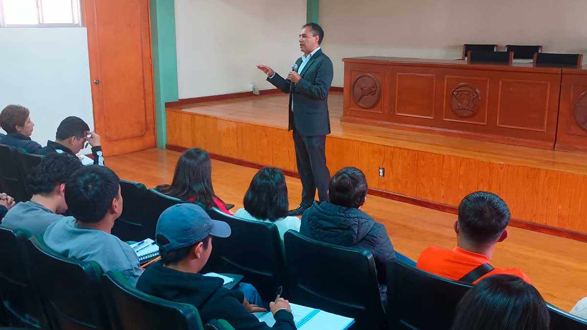 Bernardo Segura en el Congreso de Cultura Física y Deporte "Somos UAEMéx".