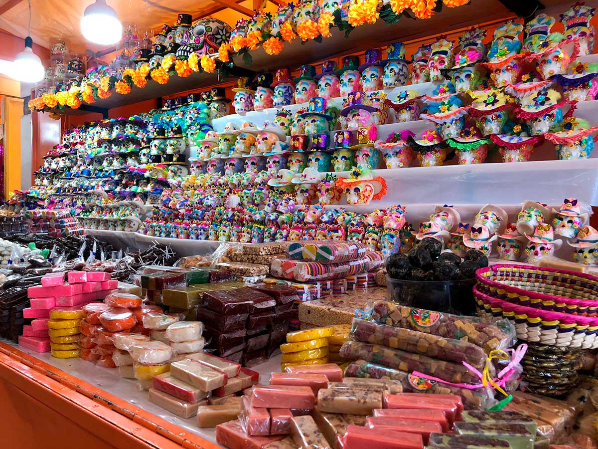 Comienza la Instalación de Puestos para la Tradicional Feria del Alfeñique en Toluca