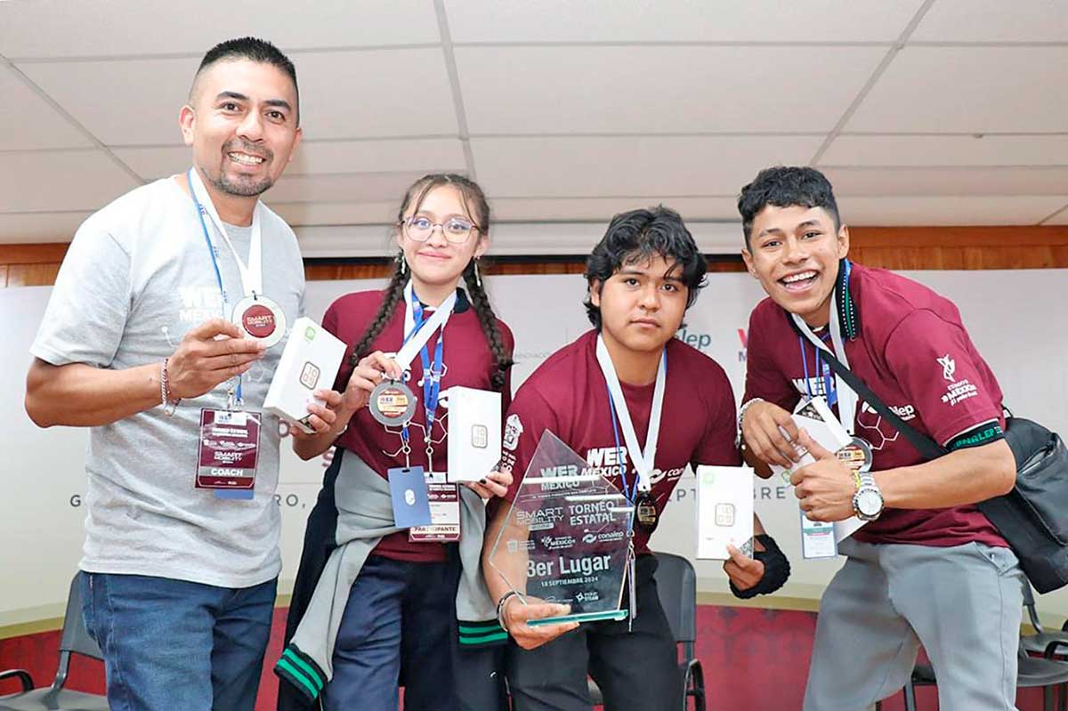 Estudiantes del CONALEP Estado de México en Concurso de Robotica.Estudiantes del CONALEP Estado de México en Concurso de Robotica.
