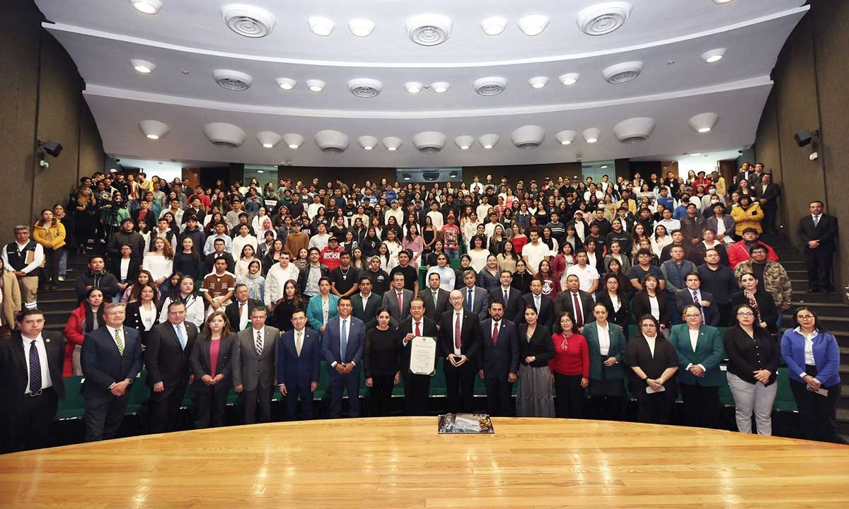 Conferencia acerca de la Educación Financiera en la UAEMéx.