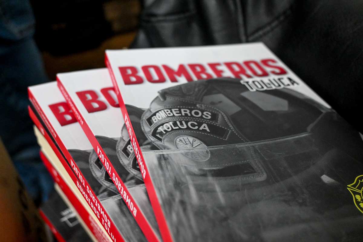 «Historias de Valor y Heroísmo»: Bomberos de Toluca Rinden Homenaje a su Entrega y Sacrificio