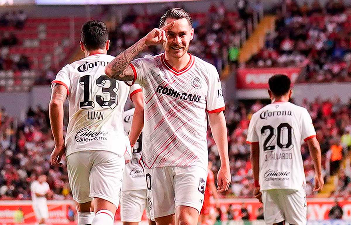 Jesús “Canelo” Angulo Brilla con Hat-Trick y Toluca Derrota 1-3 al Necaxa