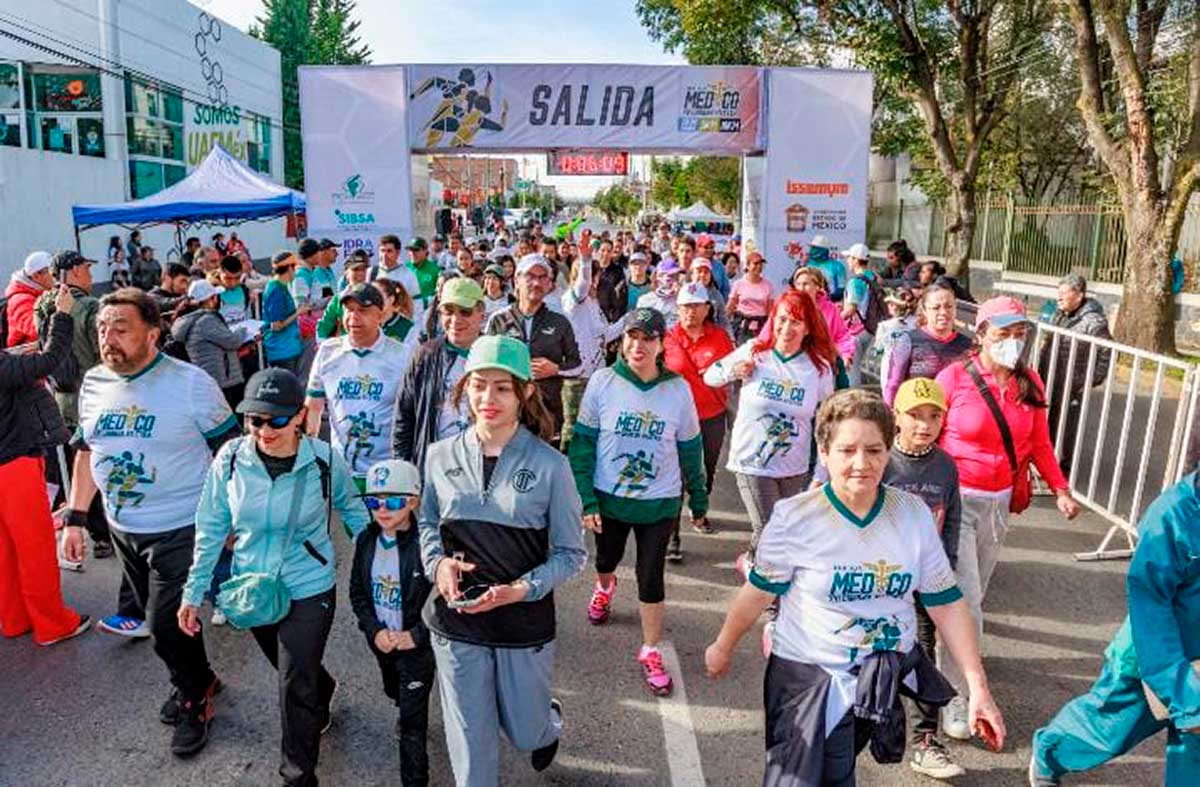 Más de 700 corredores en la Carrera Atlética de la Facultad de Medicina de la UAEMéx