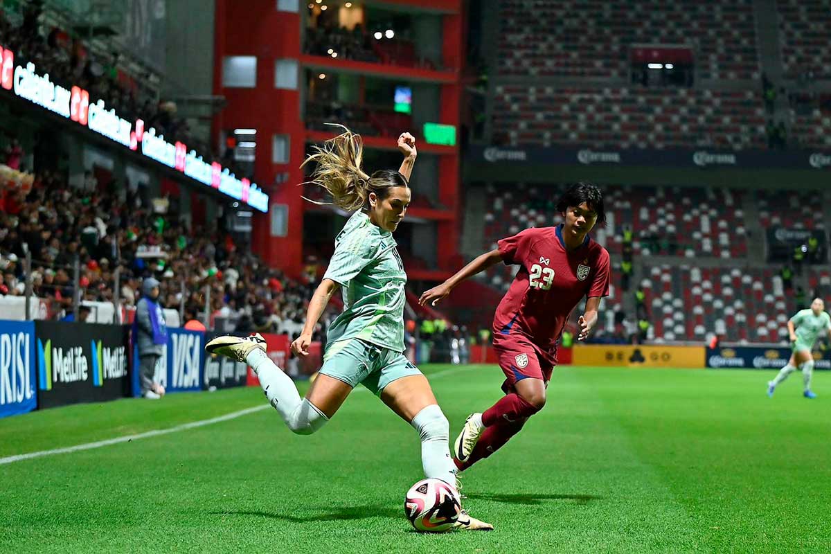 Encuentro amistos de la selección mexicana de fútbol femenil contra Tailandia en el Nemesio Diez.