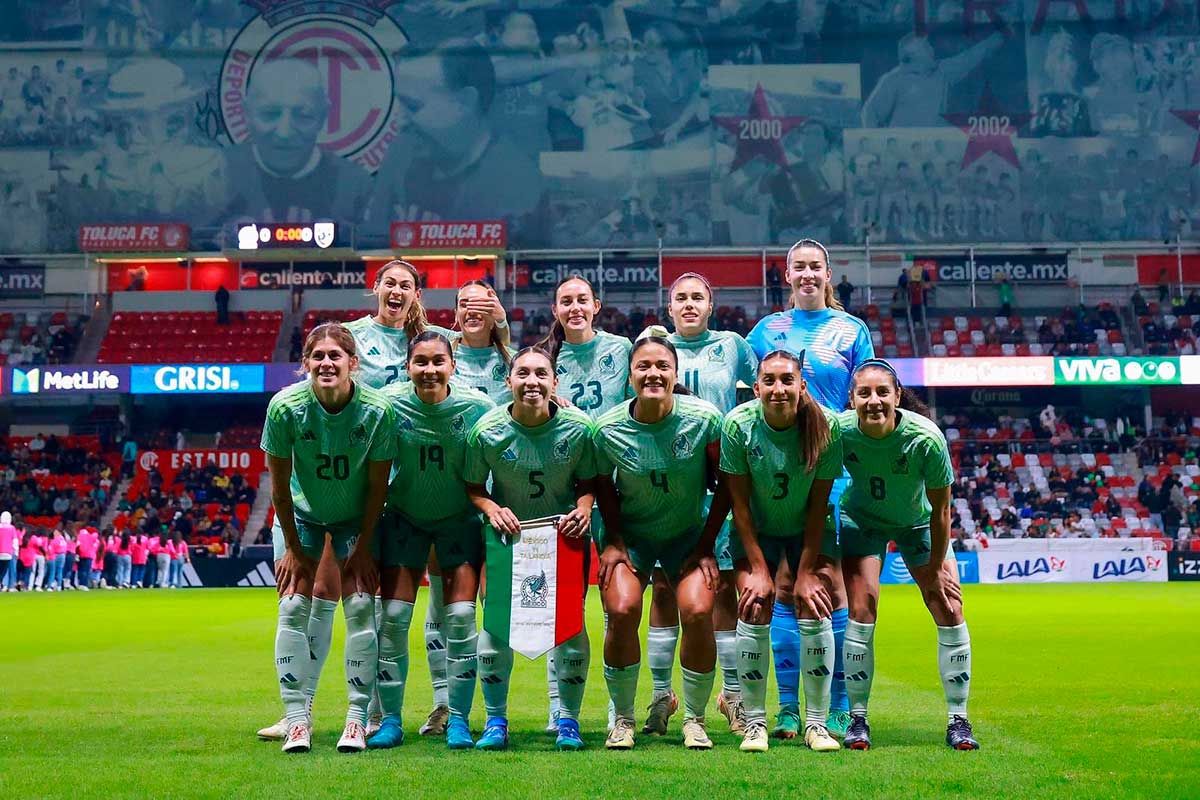 Encuentro amistos de la selección mexicana de fútbol femenil contra Tailandia en el Nemesio Diez.