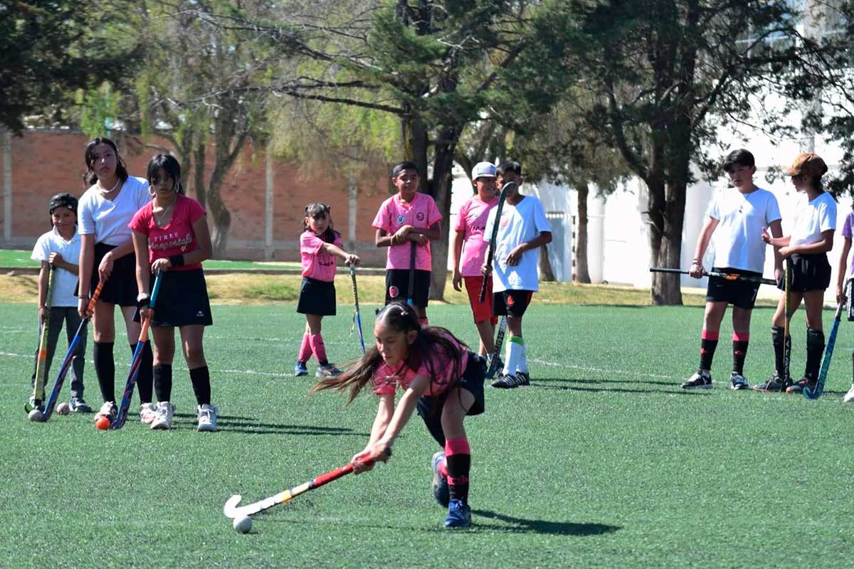 Entrenamiento de Hockey sobre pasto.