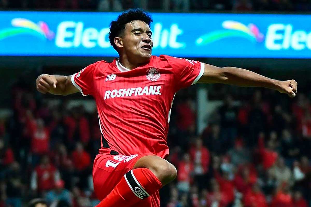 Toluca arrolla 5-0 a Puebla y mantiene su invicto en casa