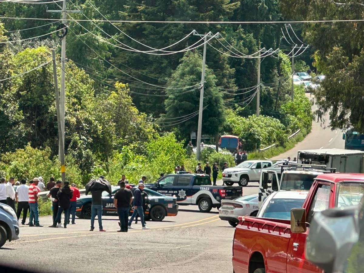 Accidente en la carretera Tenango- Tenancingo con automóviles siniestradcos
