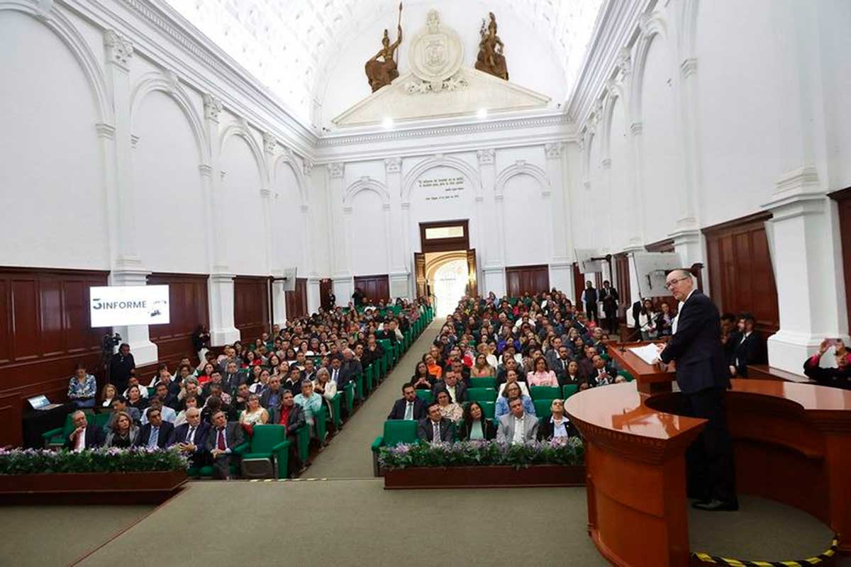 Informe del rector de la UAEMéx Carlos Eduardo Barrera Díaz.