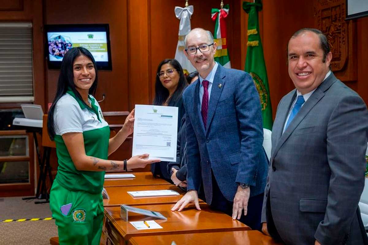 UAEMéx Impulsa el Talento Estudiantil con Becas y Estímulos: Más de 15 Mil Beneficiados en 2024