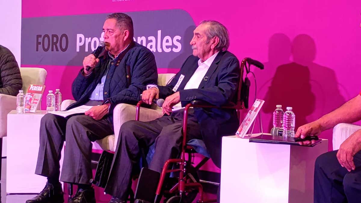 Presentación de libro por el futbolista Vicente Pereda jugador del Fútbol Mexicano