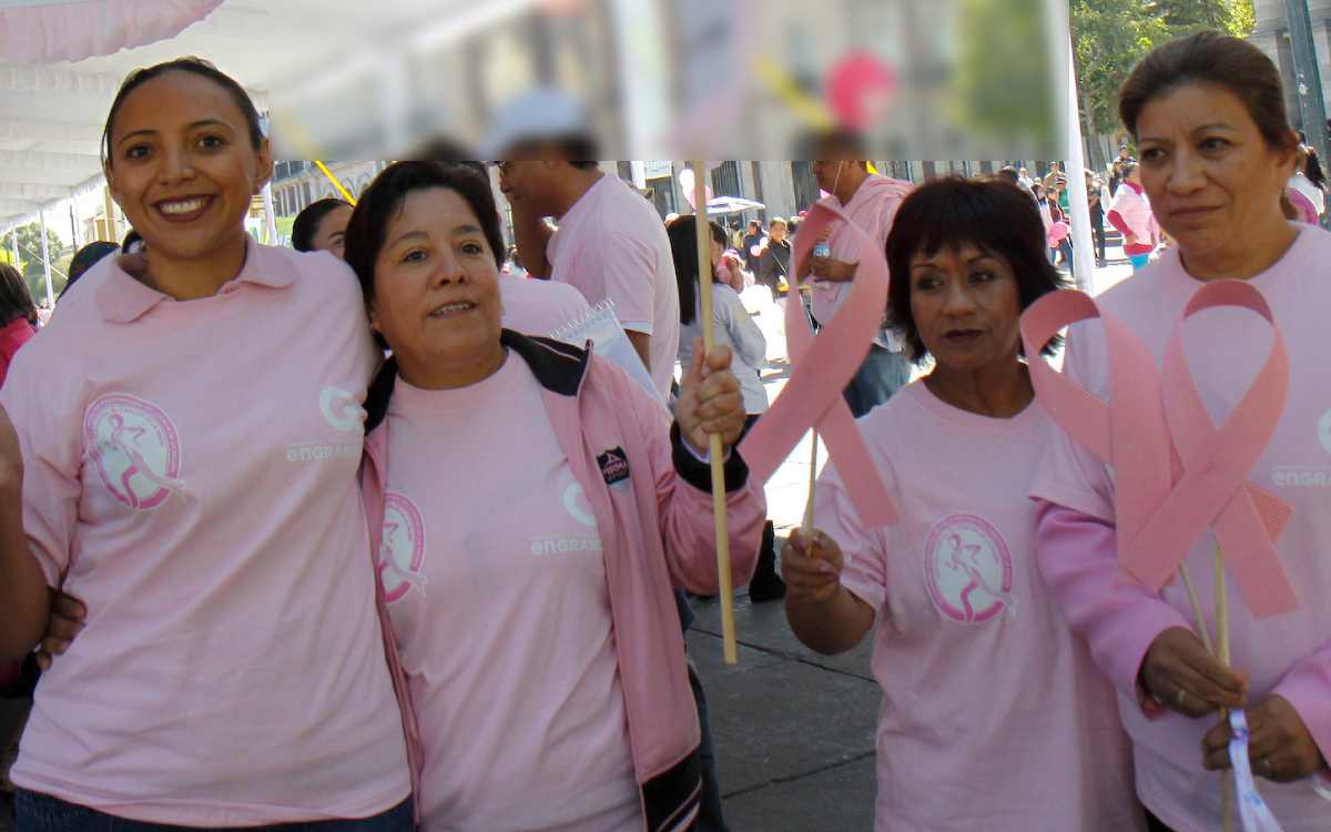 marcha contra cancer de mama en metepec