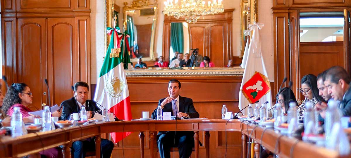 El Cabildo de Toluca aprueba la toma de protesta del nuevo ayuntamiento.
