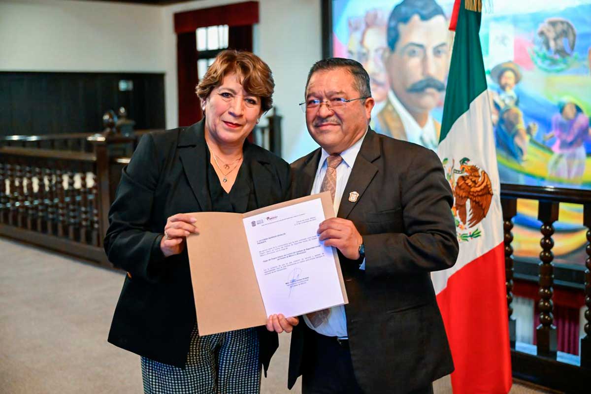 Delfina Gómez toma protesta de los encargados de finanzas y el ISSEMYM.