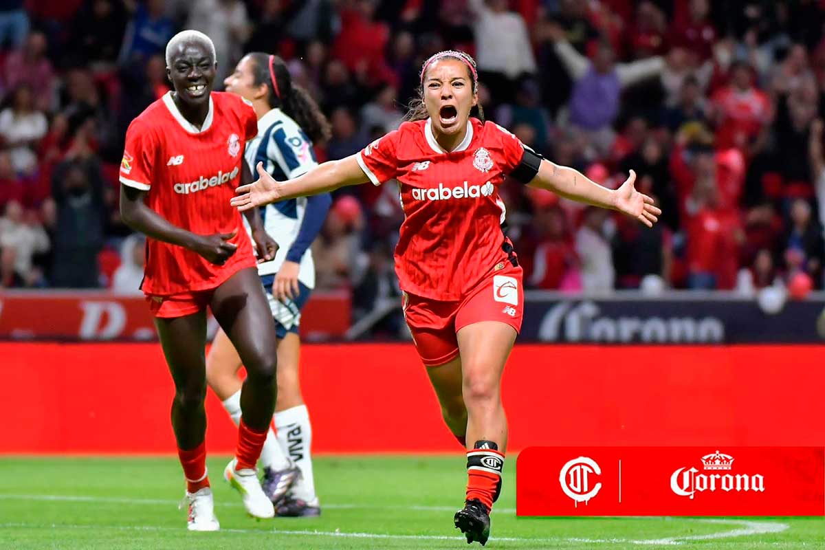 Jugadoras del Toluca Femenil celebrabdo el gol contra Las Rayadas del Monterrey.