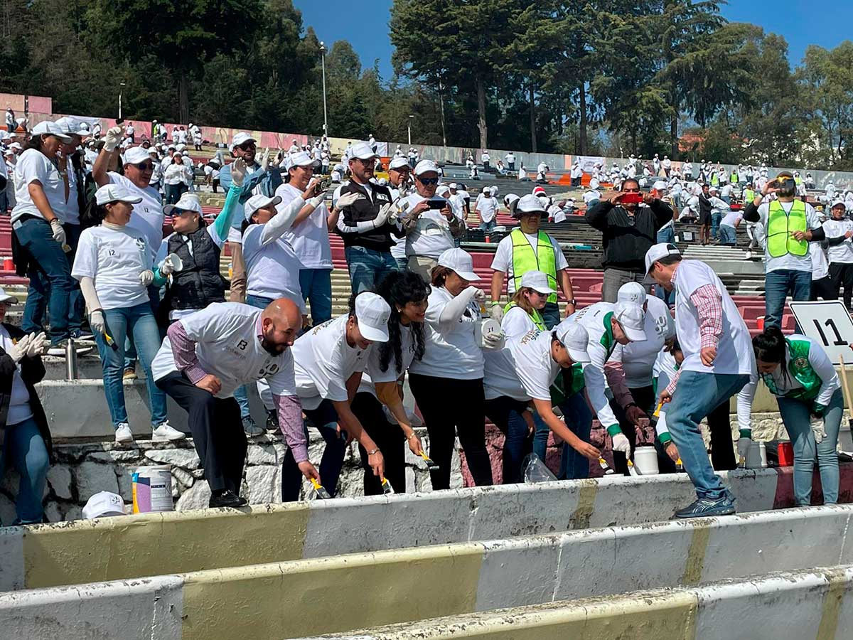 La UAEMéx Restaura el Mural «Aratmósfera» en Honor a Leopoldo Flores