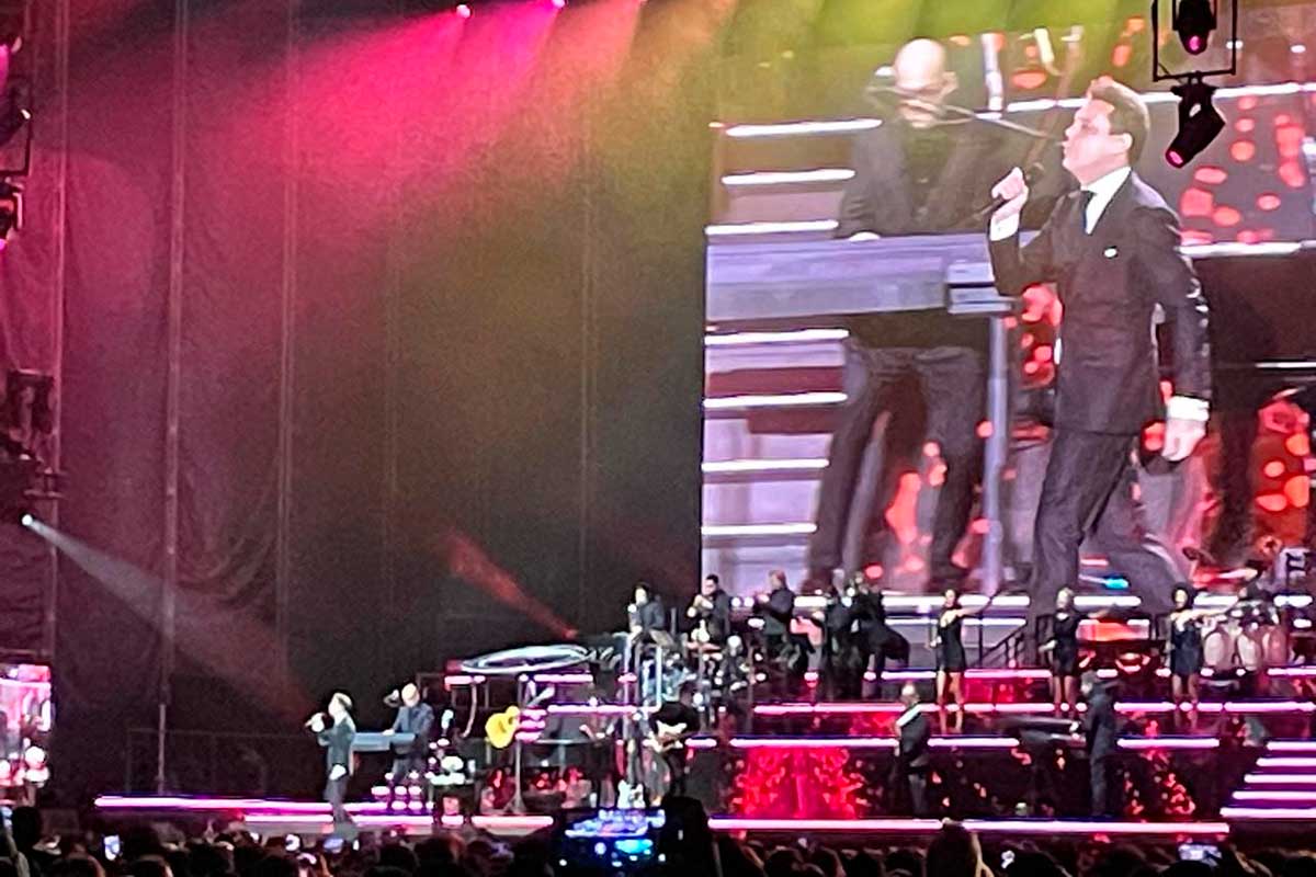 Luis Miguel en concierto.