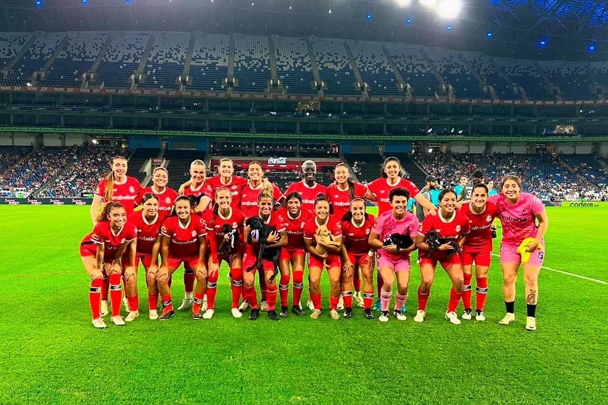 Toluca Femenil en el estadio.