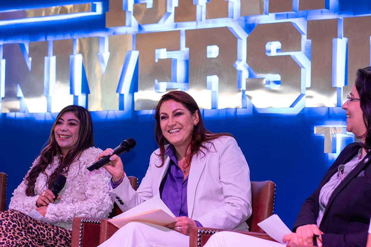 Rocío Pegueros Lidera un Transformador Encuentro de Empoderamiento Femenino en Toluca