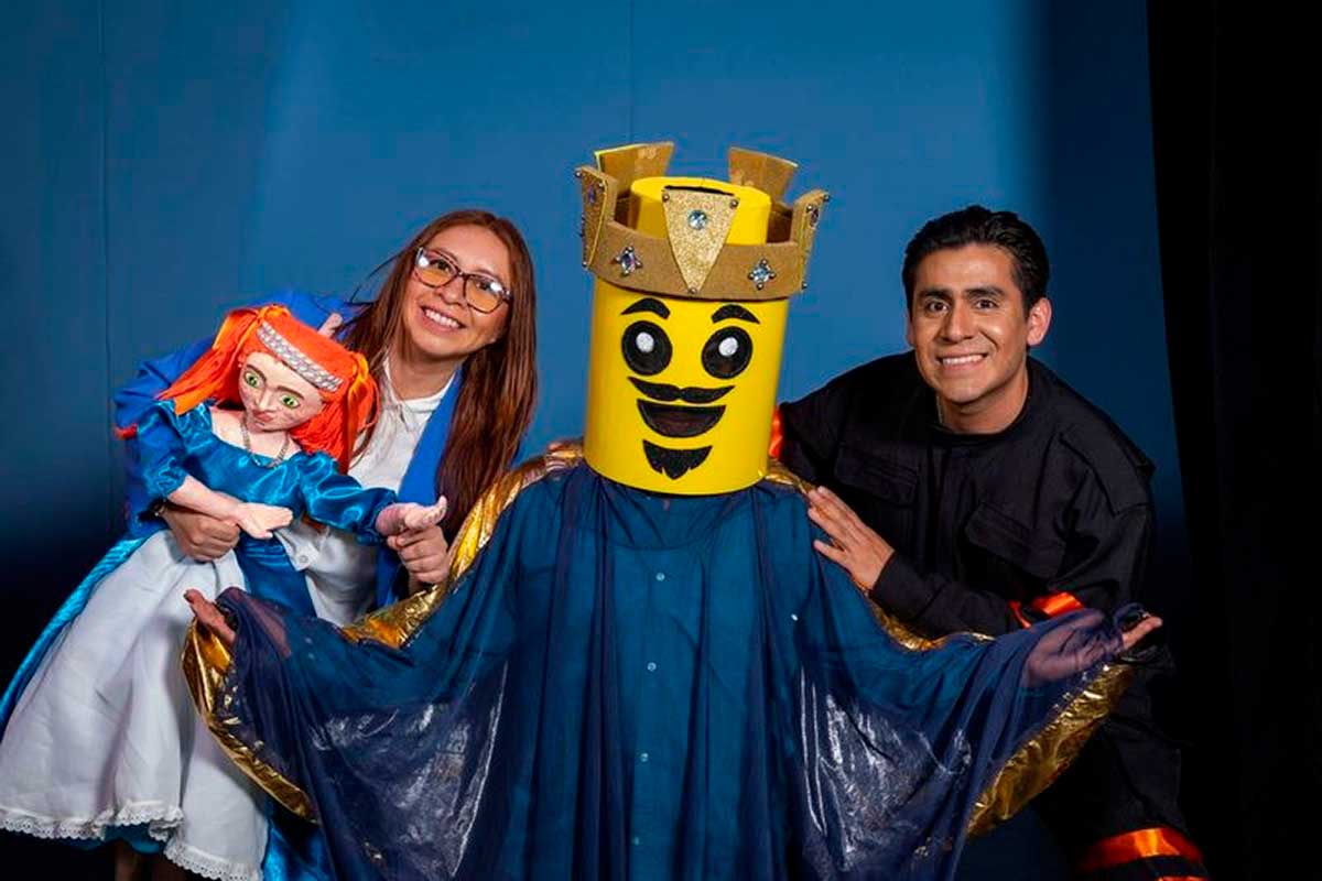 Actores de Teatro Universitario.