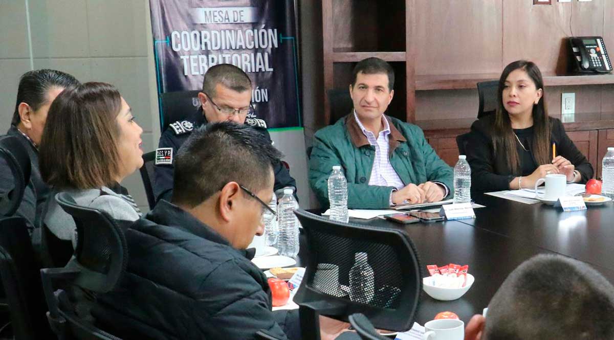 Reunión de seguridad en toluca dónde informan la disminución de los Robos de Vehículos en la entidad.