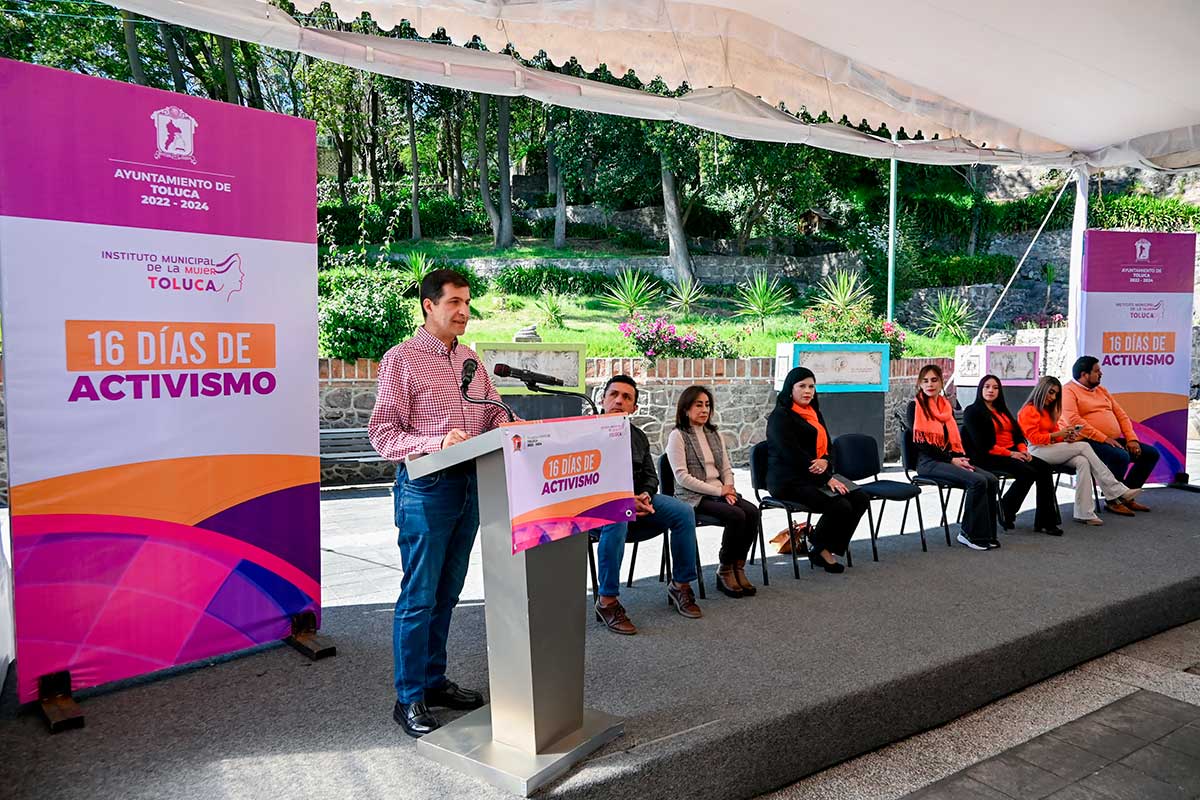 El alcalde de Toluca Juan Maccise anunciando 16 días contra la Violencia de Género,