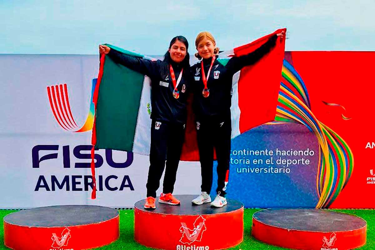 Estudiantes deportistas de la UAEMéx reciben medallas en II FISU América Games.