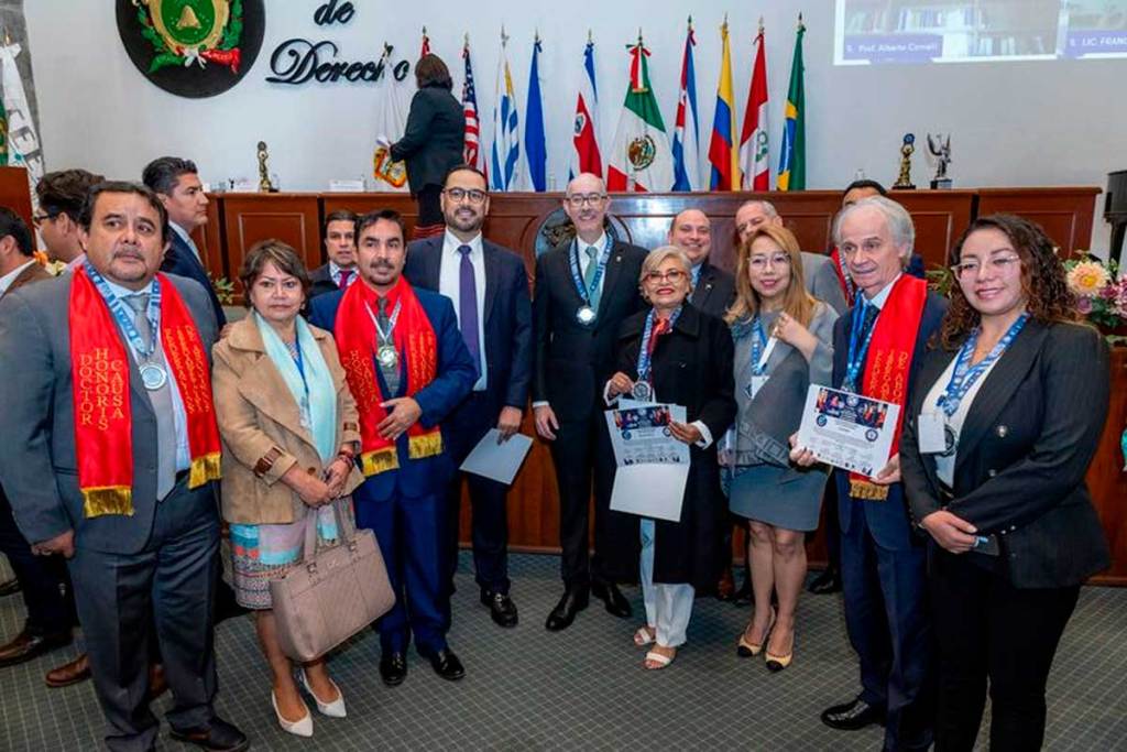 UAEMéx y su Facultad de Derecho reciben reconocimientos en la Cumbre ...