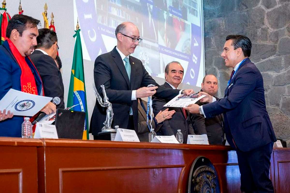 UAEMéx y su Facultad de Derecho reciben reconocimientos en la Cumbre Global de la FIA
