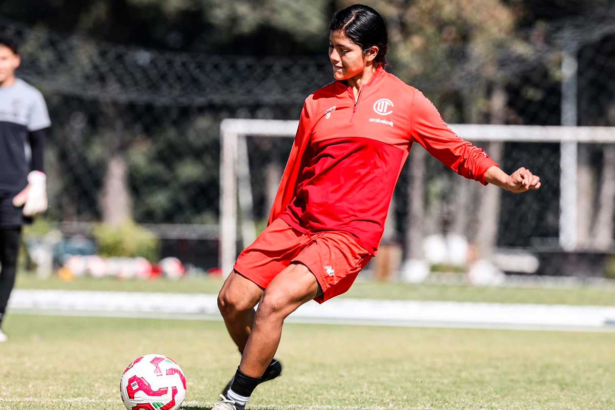 Juagadoras del equipo de fútbol femenil del Deportivo Toluca.