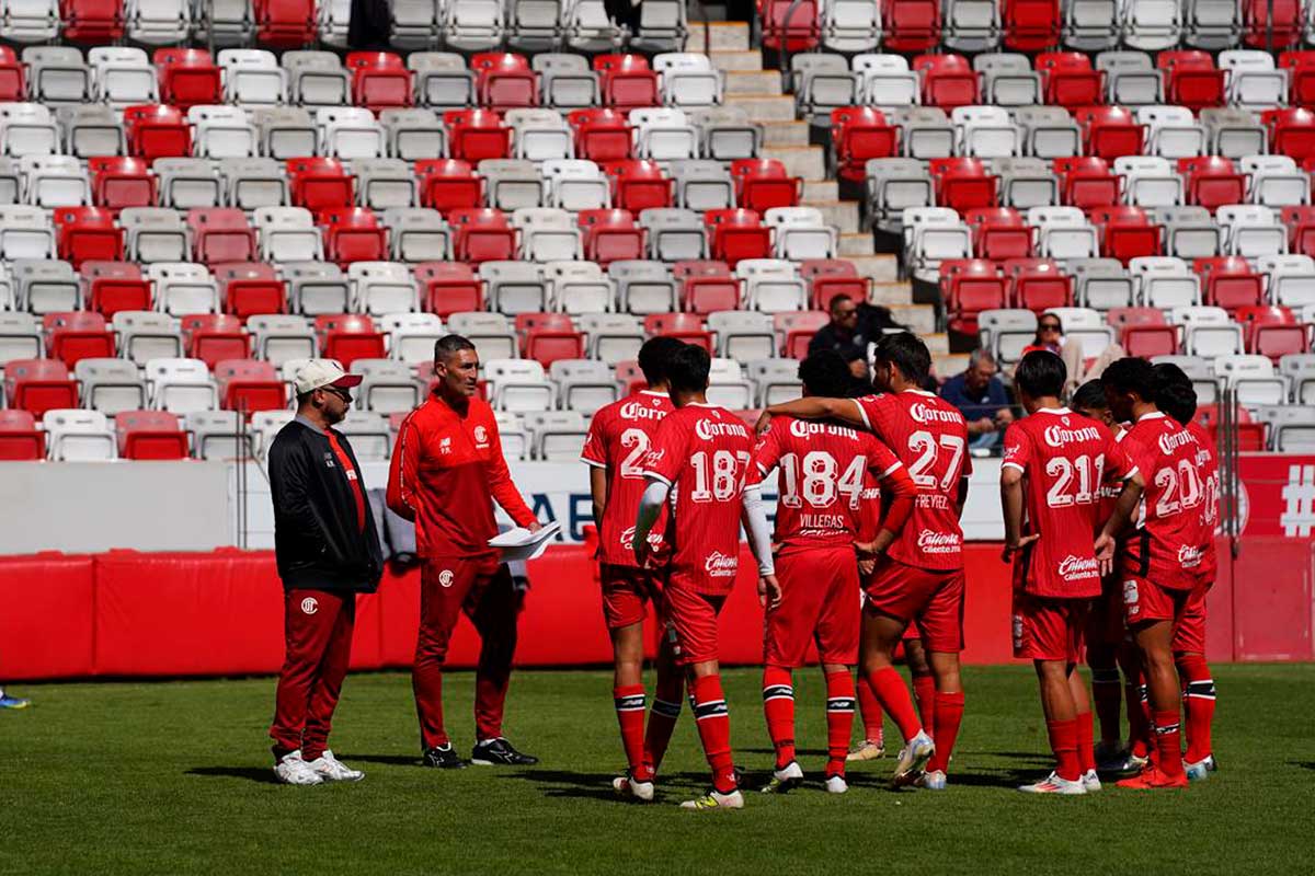 Partido amistoso de pretemporada del Clausura 2025 entre los Diablos Rojos del Toluca y el Puebla.