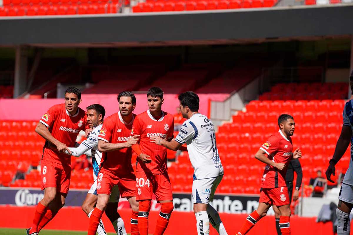 Diablos Rojos del Toluca golean a Puebla en amistoso de pretemporada
