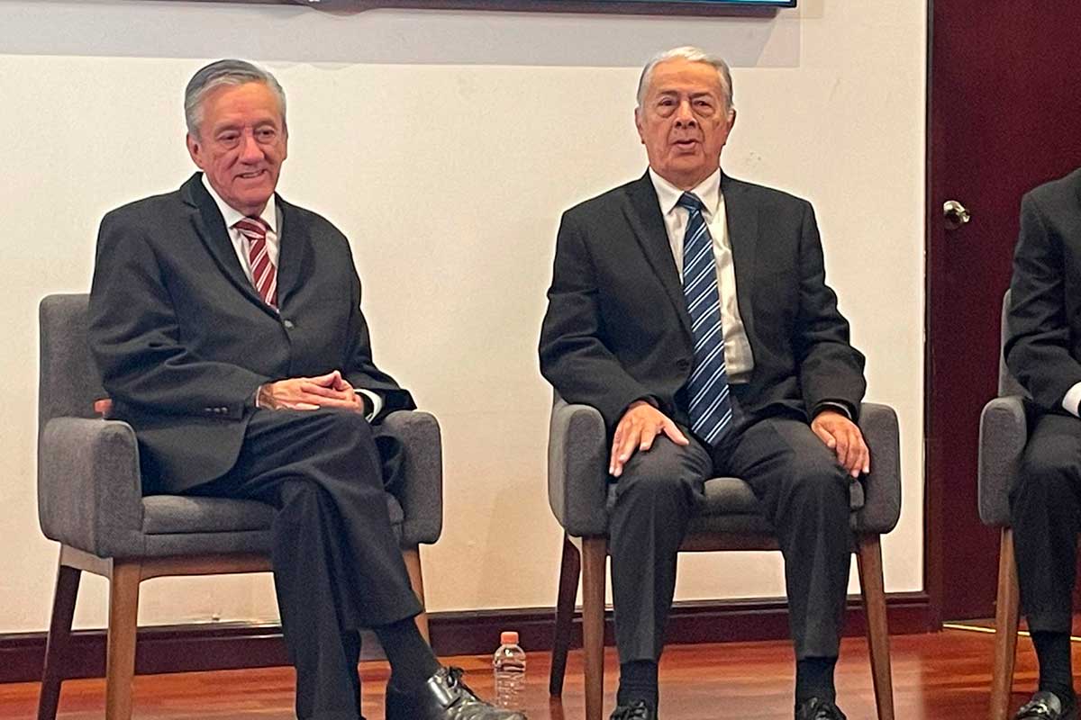 Juan Dosal presenta su serie biográfica.