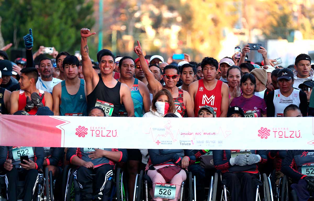 Más de Mil Atletas Participan en Corriendo Fin de Año Toluca 2024