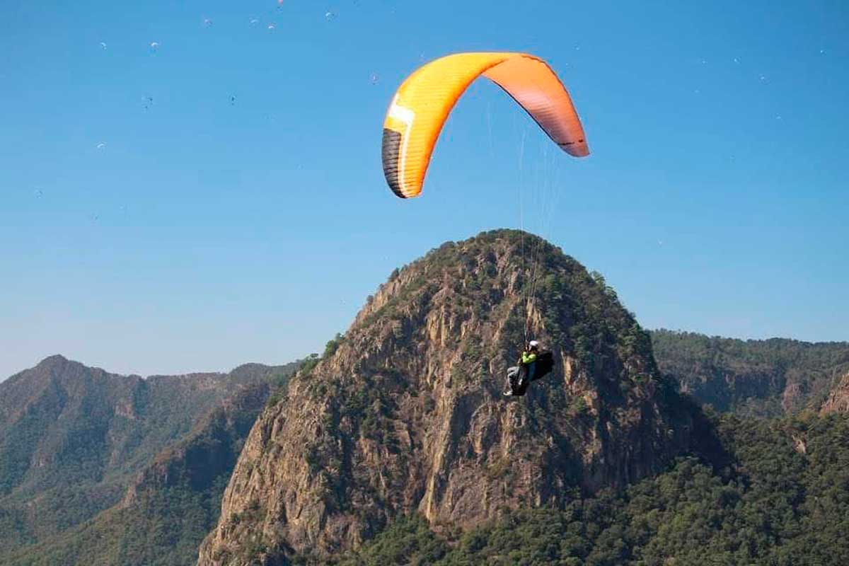 Piloto de Parapente en el Monarca Paragliding open 2025.