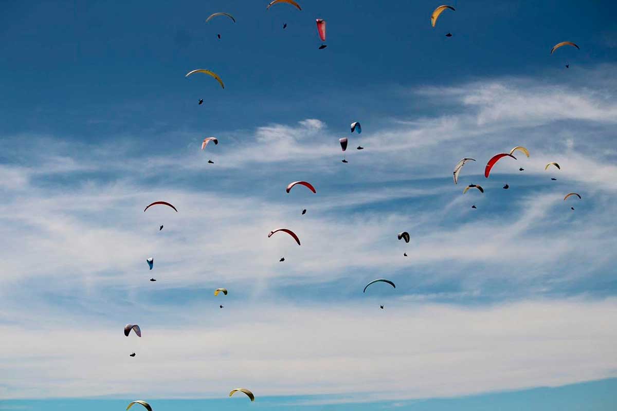 Competencia de Parapentes en el Monarca Paragliding open 2025.